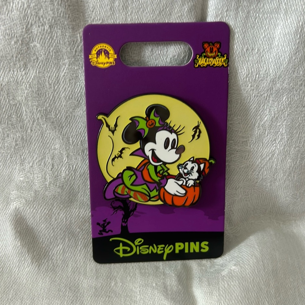 Minnie Mouse and Figaro Halloween 2024 Disney Pin